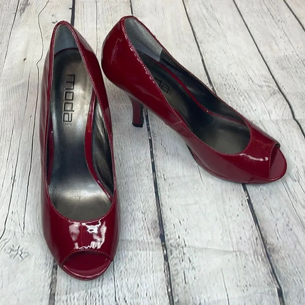 Moda Spana Red High Heel Shoes Size 9M